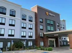 La Quinta Inn & Suites by Wyndham Tulsa Midtown