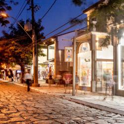 Stones Road, Búzios Accommodation Florida