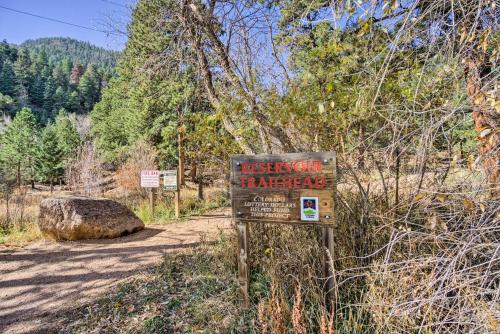 Charming Apt 1 Mile From Palmer Lake Near USAFA! - thumb 6