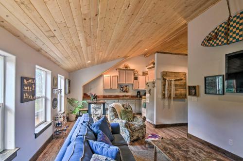 Charming Apt 1 Mile From Palmer Lake Near USAFA! - thumb 0