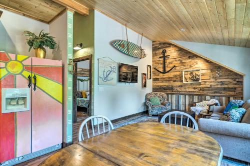 Charming Apt 1 Mile From Palmer Lake Near USAFA! - thumb 3