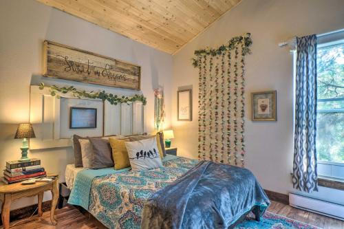 Charming Apt 1 Mile From Palmer Lake Near USAFA! - thumb 4