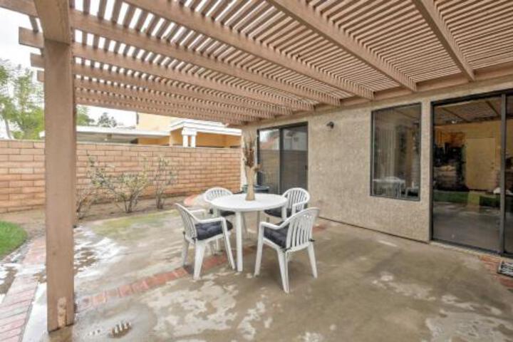 Central Corona House W / Spacious Backyard! - thumb 4