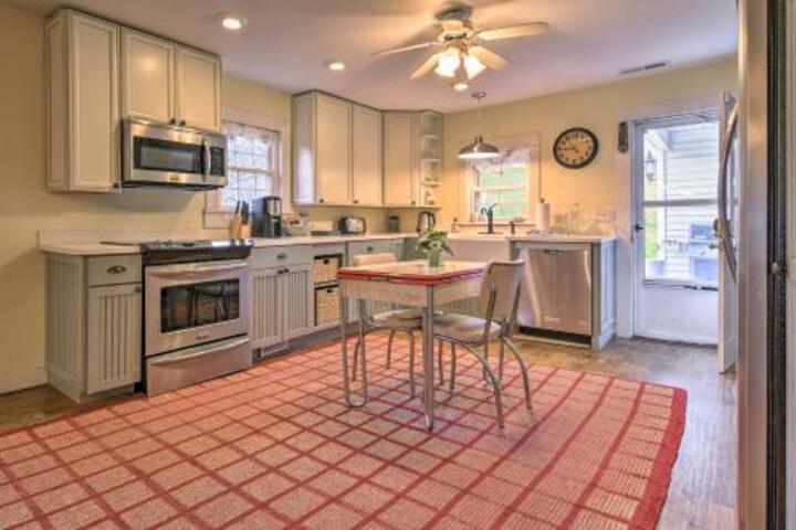 100 Acre Woods Blue Ridge Cottage W / Pond & Views - thumb 5