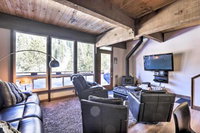 Cozy Alpine Meadows / Squaw Valley Condo w / View
