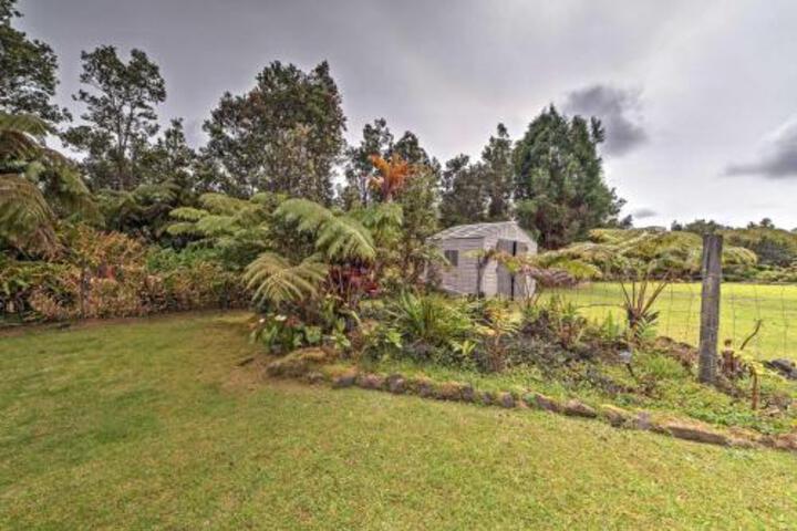 Serene Tropical Volcano Home On Private Half Acre! - thumb 4