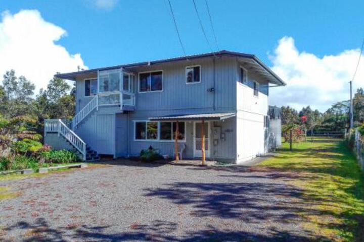 Serene Tropical Volcano Home On Private Half Acre! - thumb 5