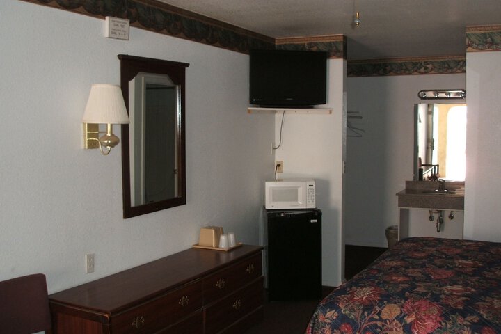 Camlot Inn - thumb 2