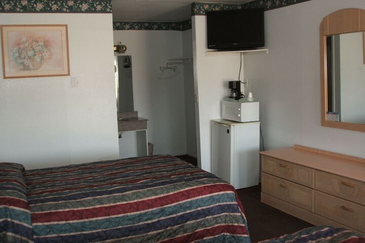 Camlot Inn - thumb 1