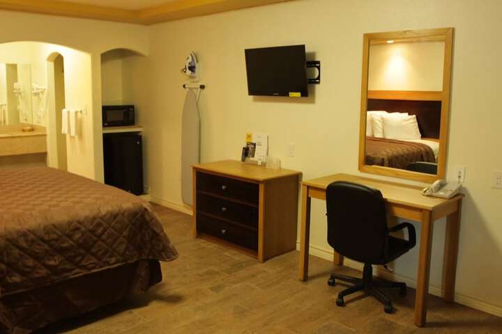 Maverick Inn - thumb 2