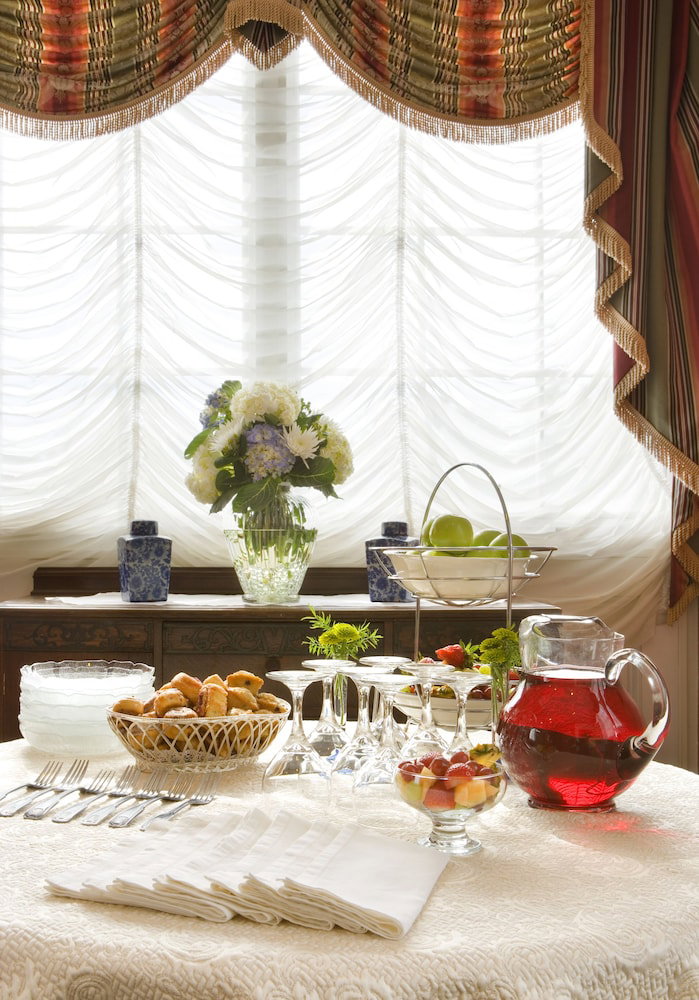 The Presidents' Quarters Inn - thumb 1