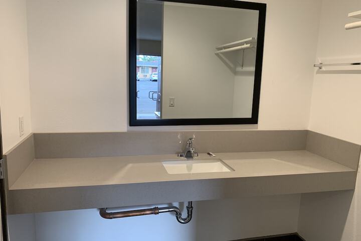 Desert Inn Motel - thumb 6