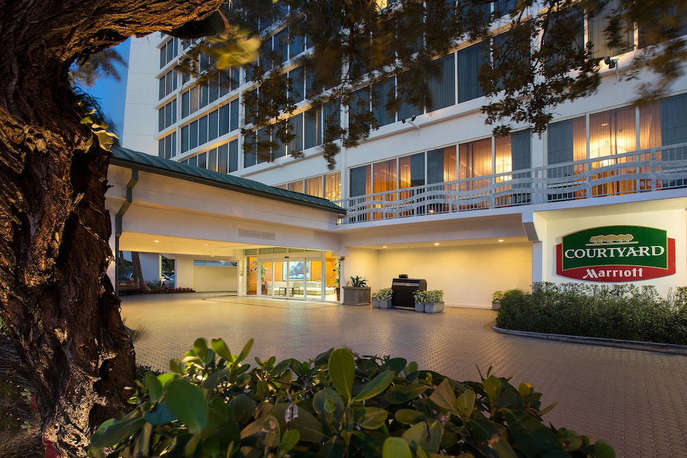 Courtyard By Marriott Fort Lauderdale Beach