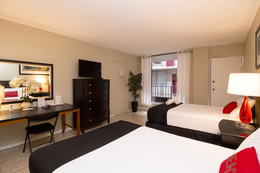 Rooftop Resort - Clothing Optional - Adult Only - thumb 6