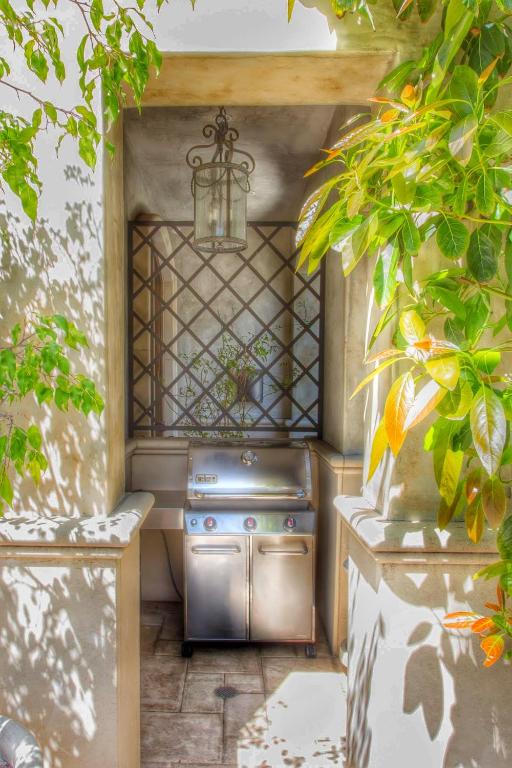 French Inspired Luxury Designer Beach Villa - thumb 6