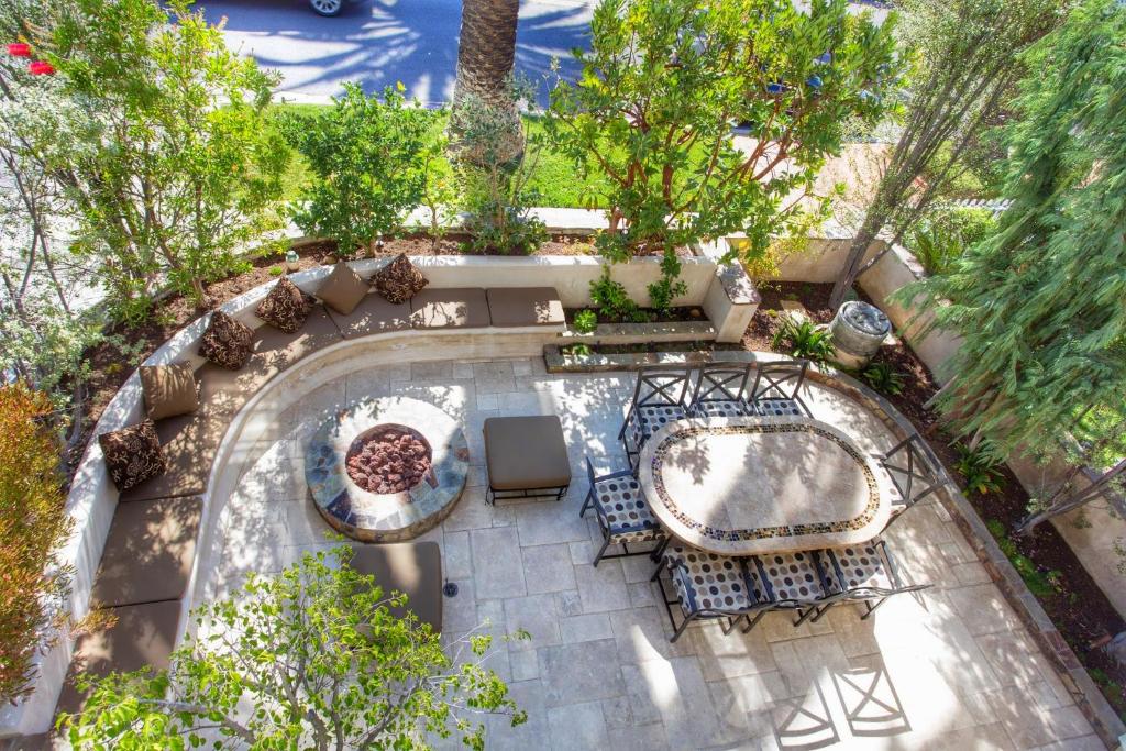 French Inspired Luxury Designer Beach Villa - thumb 2