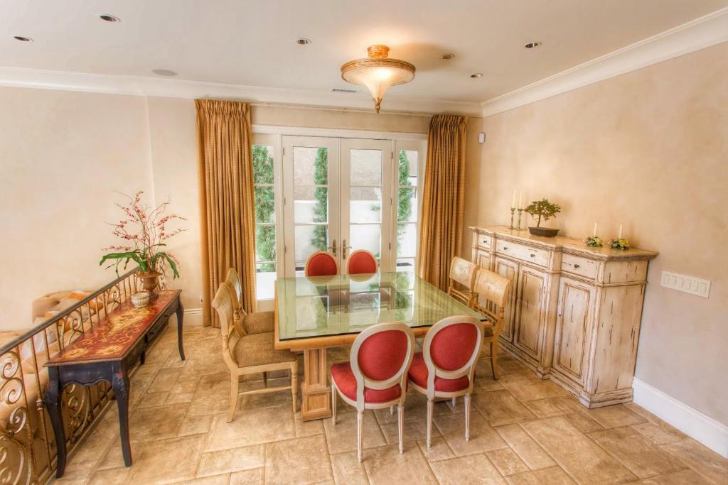 French Inspired Luxury Designer Beach Villa - thumb 3