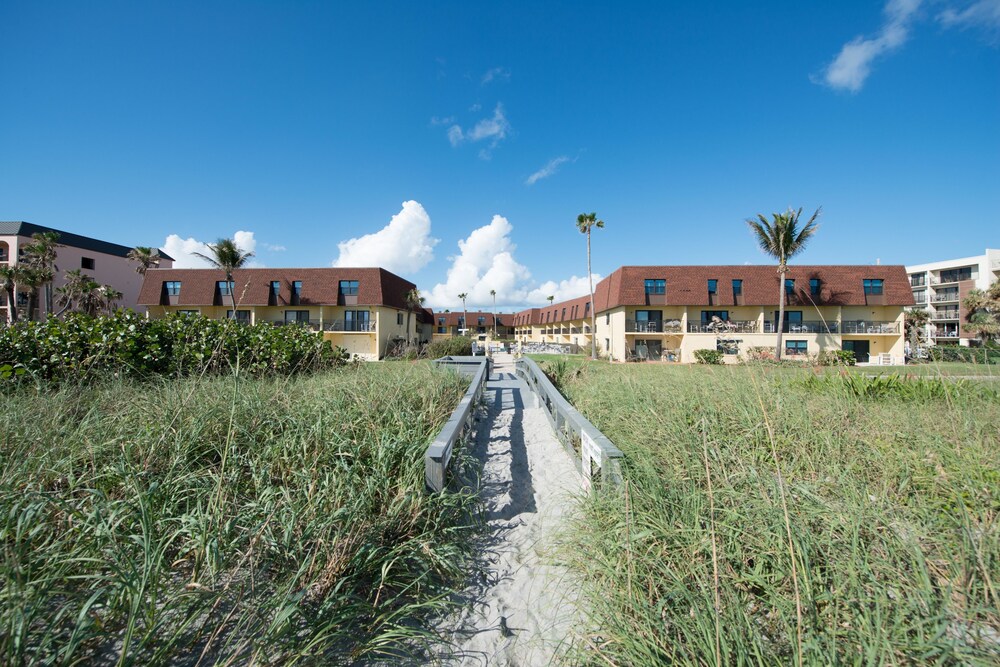 Cocoa Beach Club By Stay In Cocoa Beach