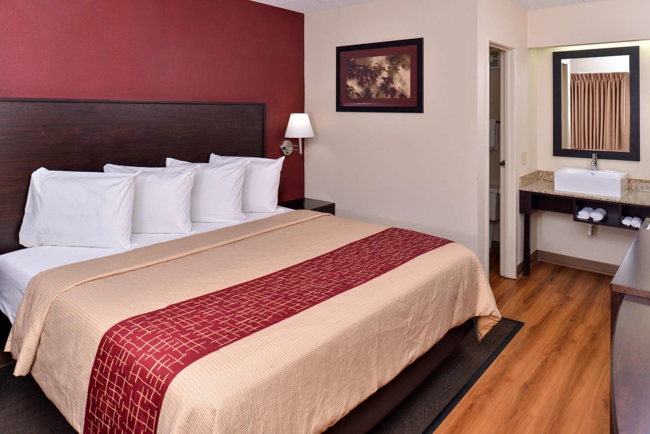 Red Roof Inn Champaign - University - thumb 19