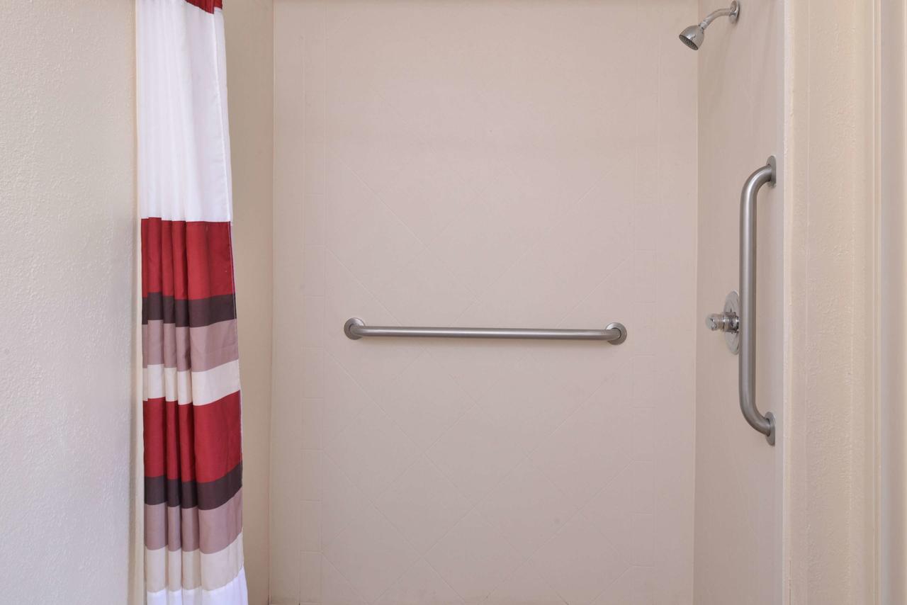 Red Roof Inn Champaign - University - thumb 22