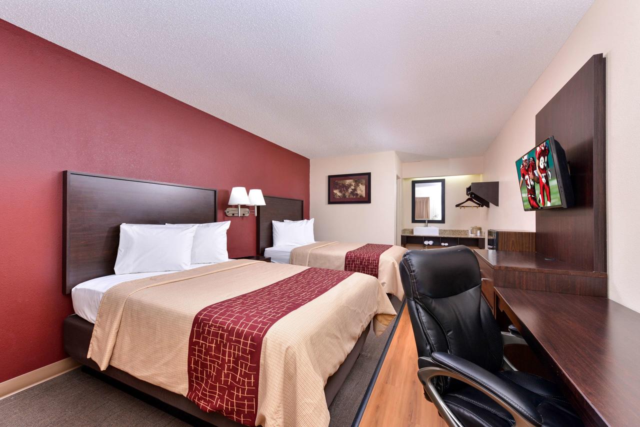 Red Roof Inn Champaign - University - thumb 17