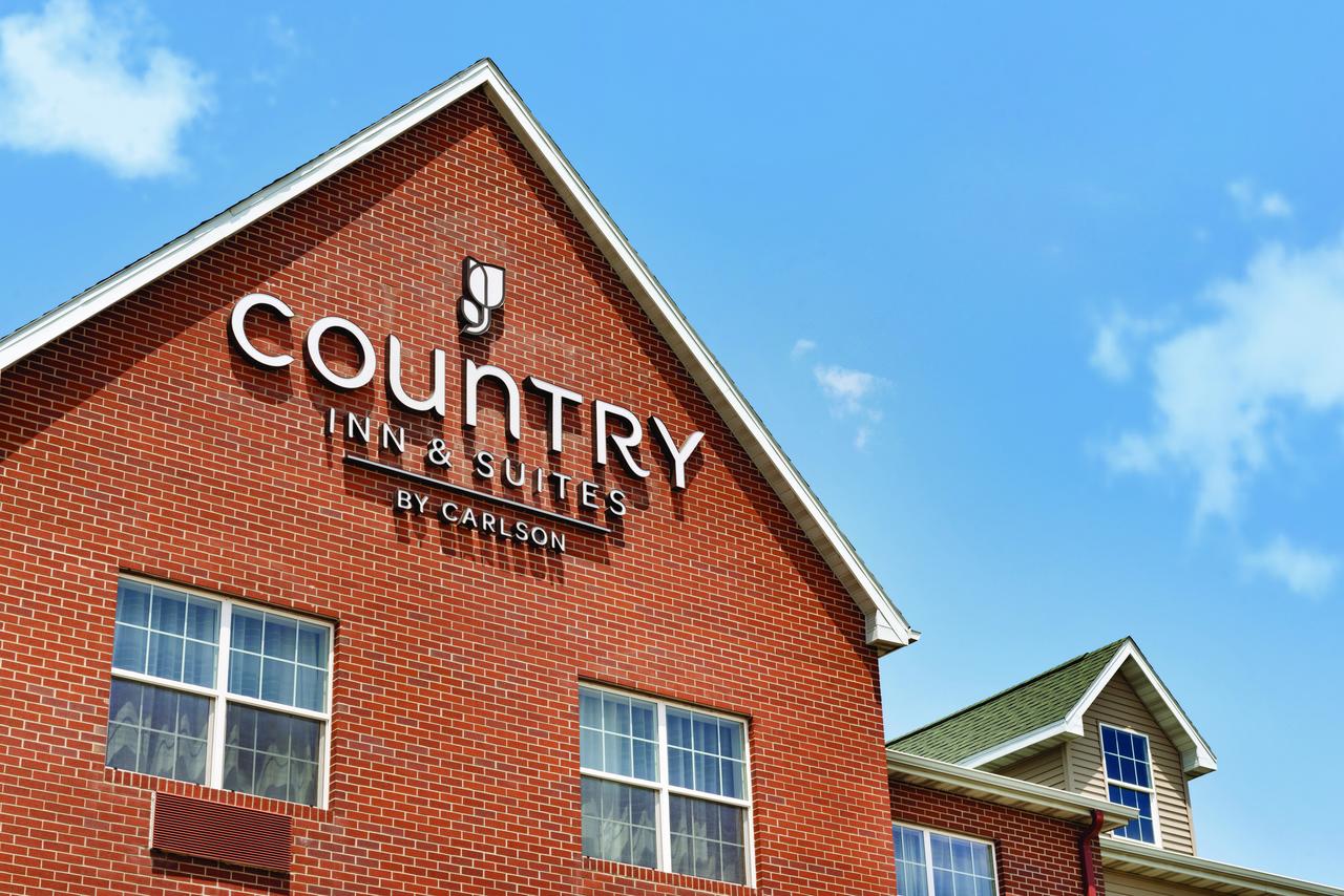 Country Inn & Suites By Radisson, Coralville, IA - thumb 2