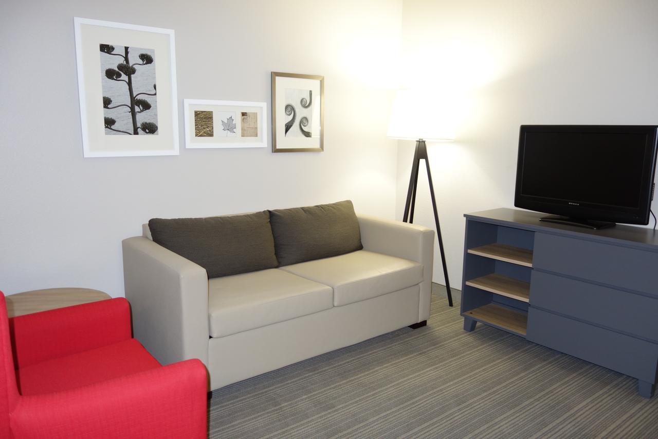 Country Inn & Suites By Radisson, Coralville, IA - thumb 6