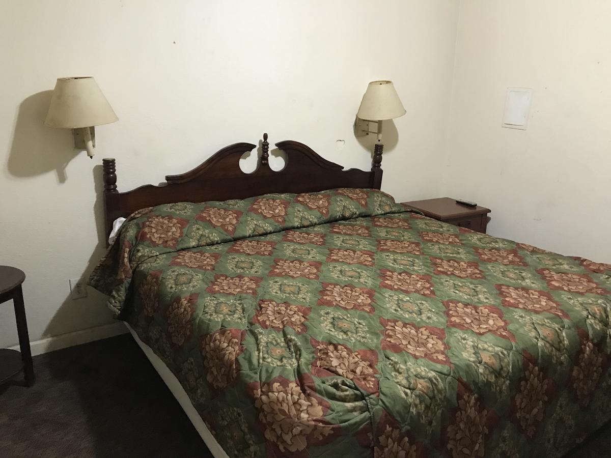 Travelers Inn Motel - thumb 21