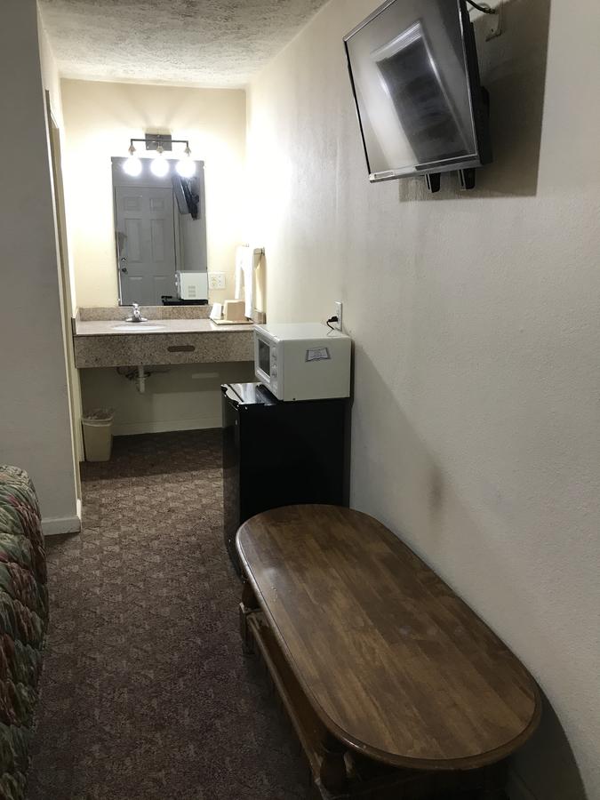 Travelers Inn Motel - thumb 20