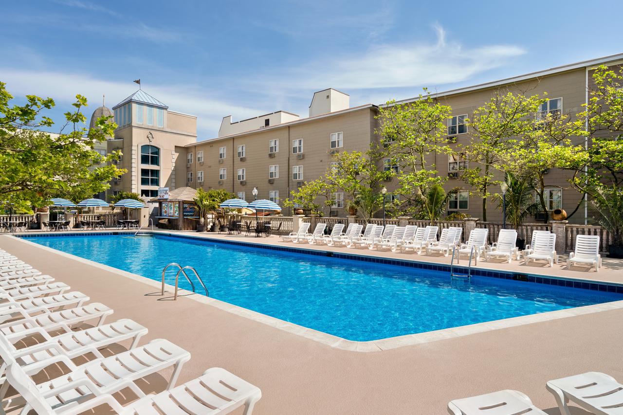 Plim Plaza Hotel - thumb 41