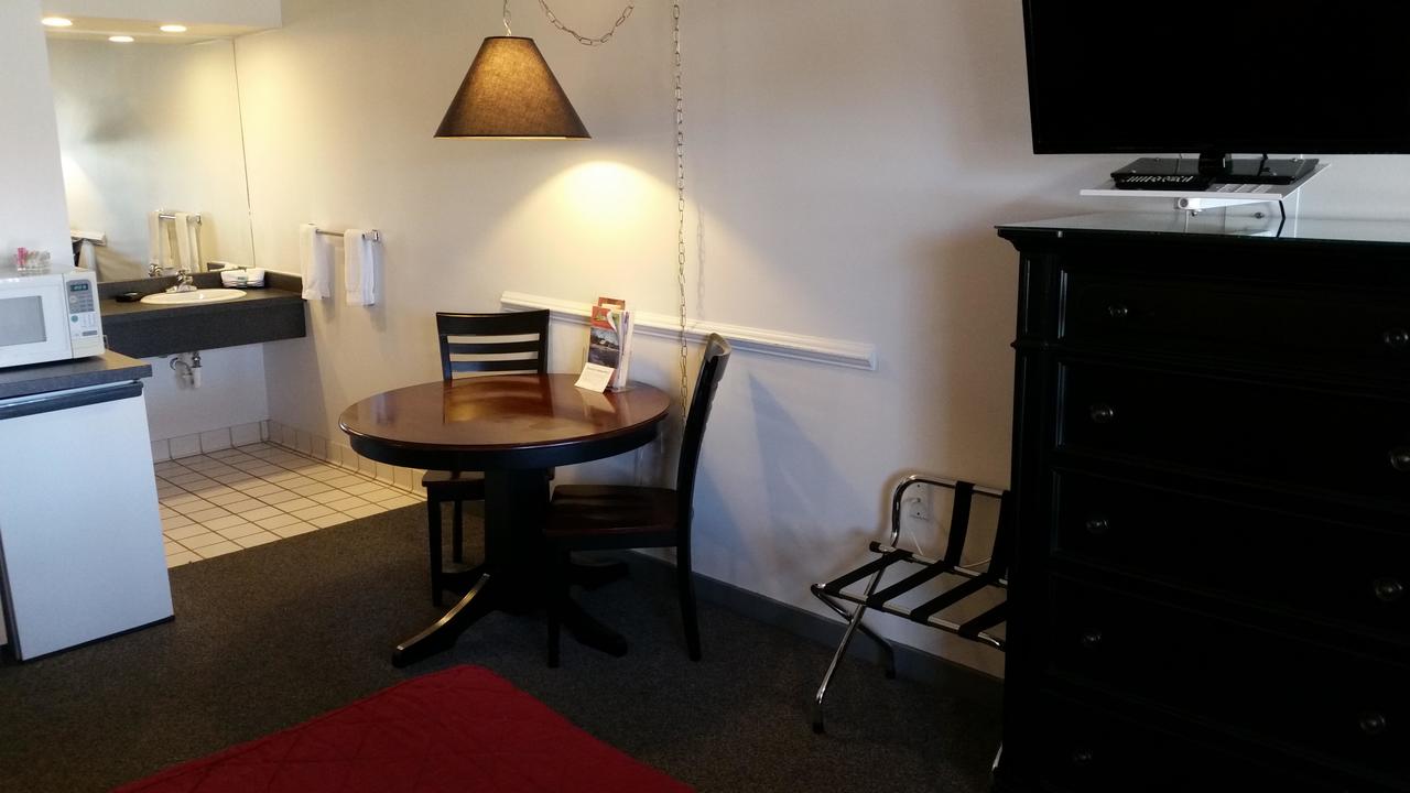 Long Branch Motel - thumb 2