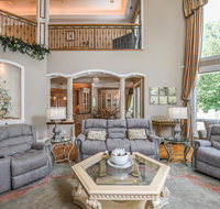Preston on the Lake Five-Bedroom Holiday Home - Accommodation Florida
