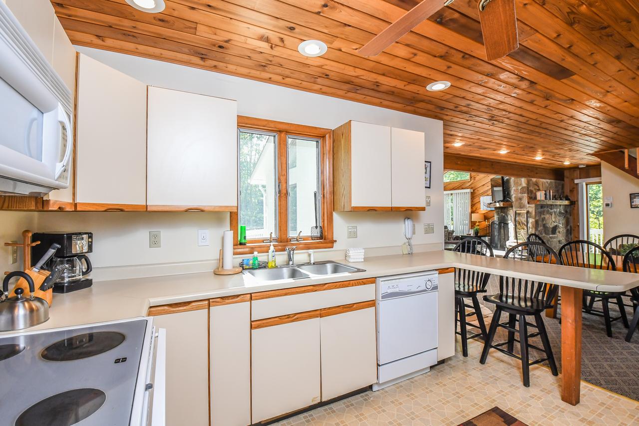 Cedar Ridge Three-Bedroom Holiday Home - thumb 13