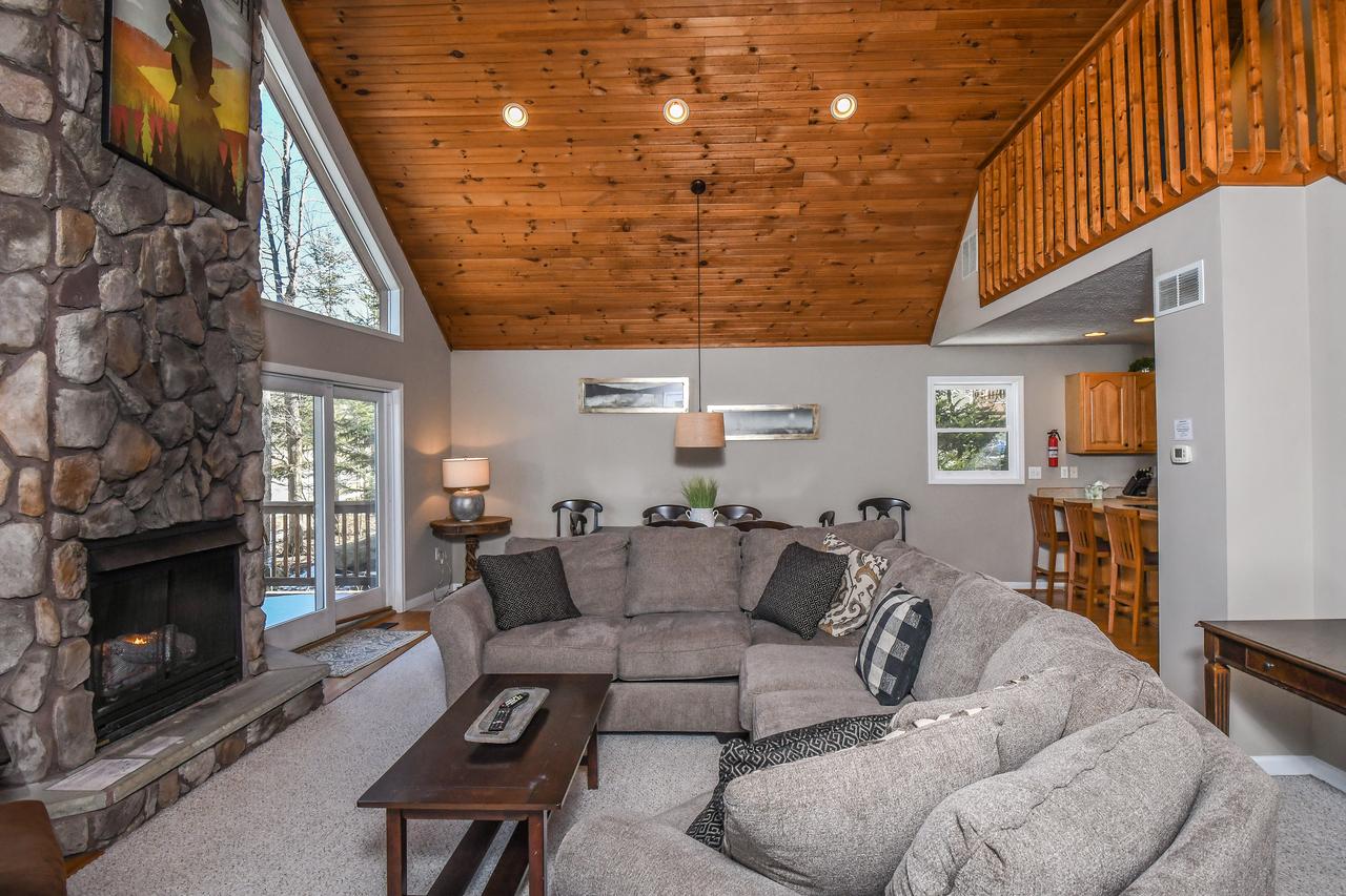 Break Away Chalet Three-Bedroom Holiday Home - thumb 4
