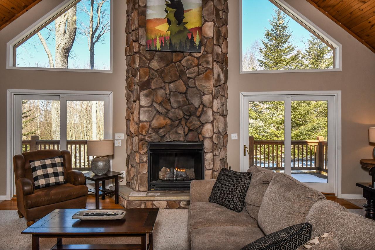 Break Away Chalet Three-Bedroom Holiday Home - thumb 3