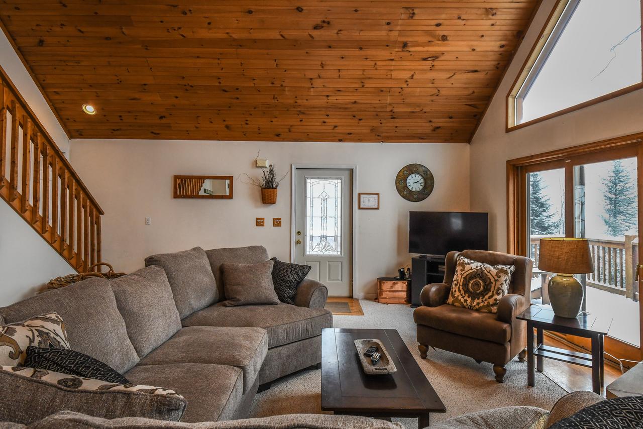 Break Away Chalet Three-Bedroom Holiday Home - thumb 34