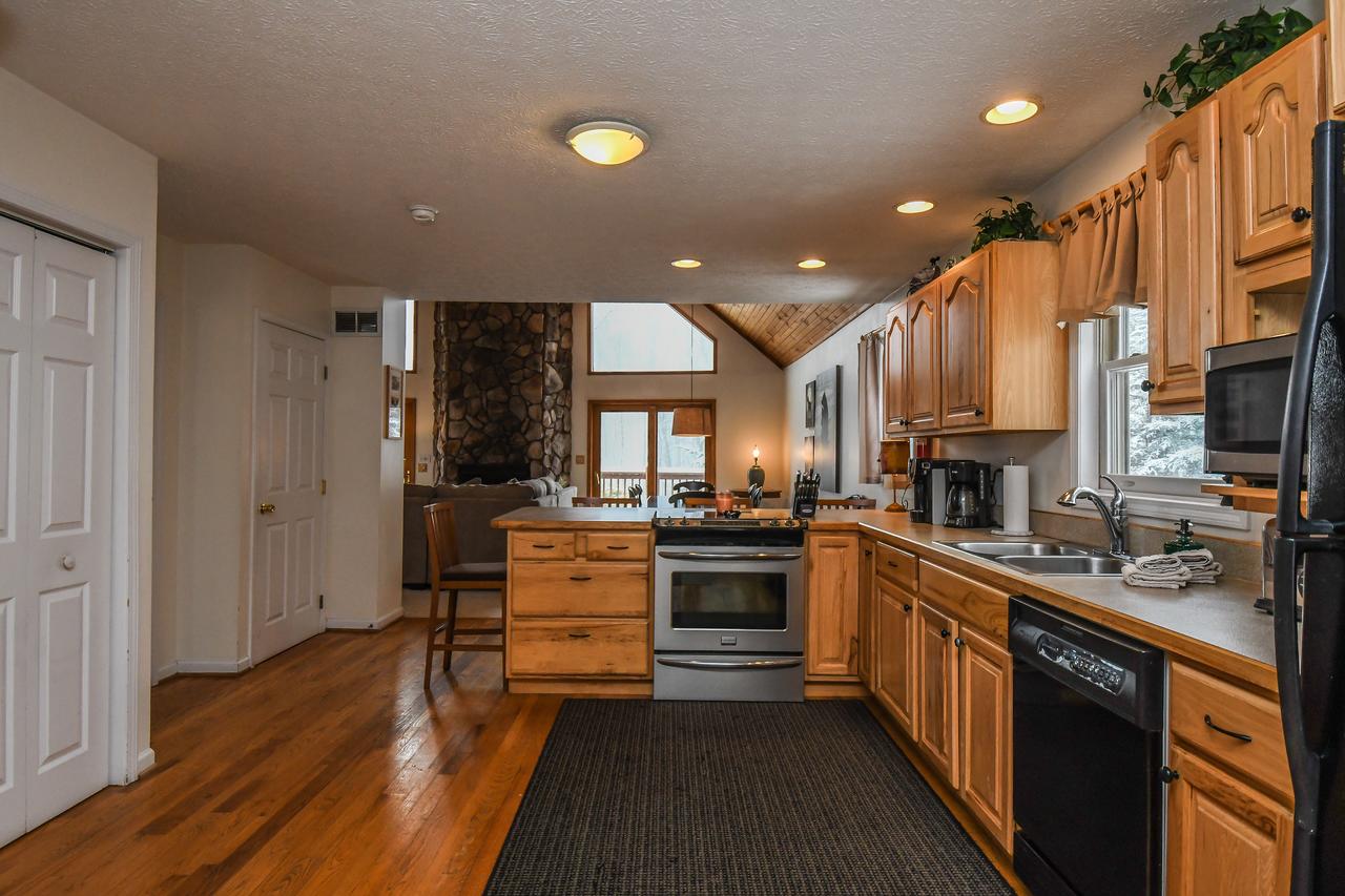 Break Away Chalet Three-Bedroom Holiday Home - thumb 32