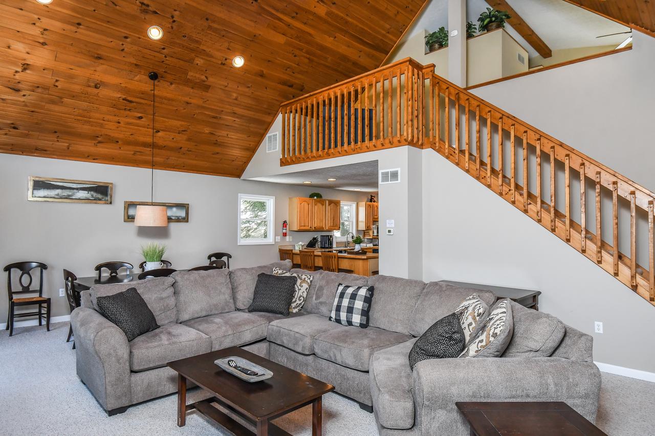 Break Away Chalet Three-Bedroom Holiday Home - thumb 1