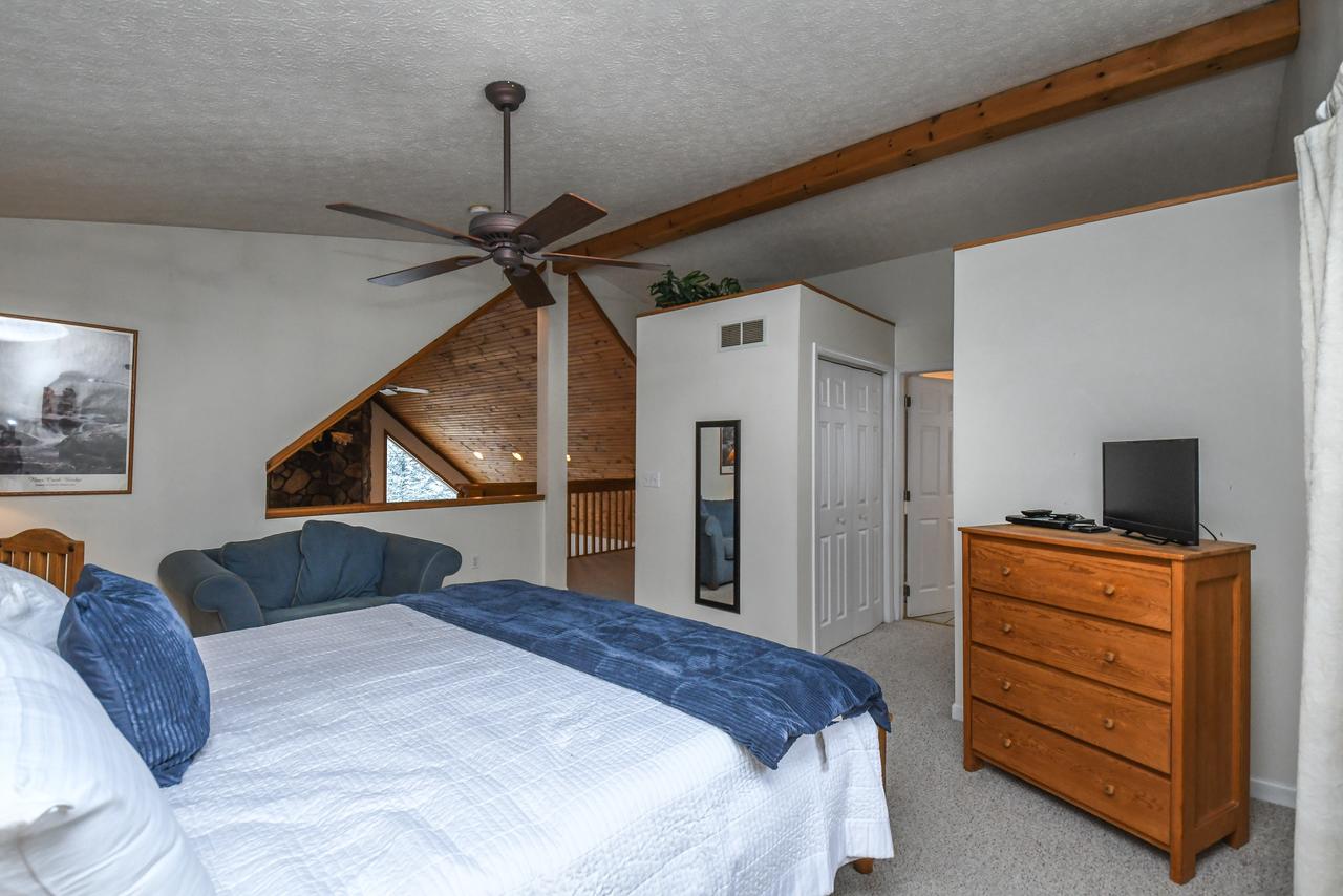 Break Away Chalet Three-Bedroom Holiday Home - thumb 28