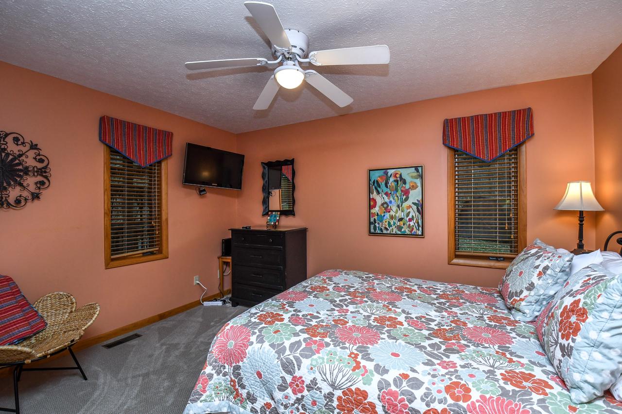 American Pride Five-Bedroom Holiday Home - thumb 19
