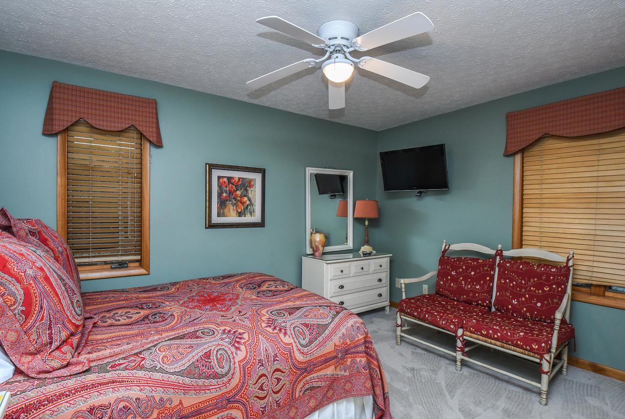 American Pride Five-Bedroom Holiday Home - thumb 16