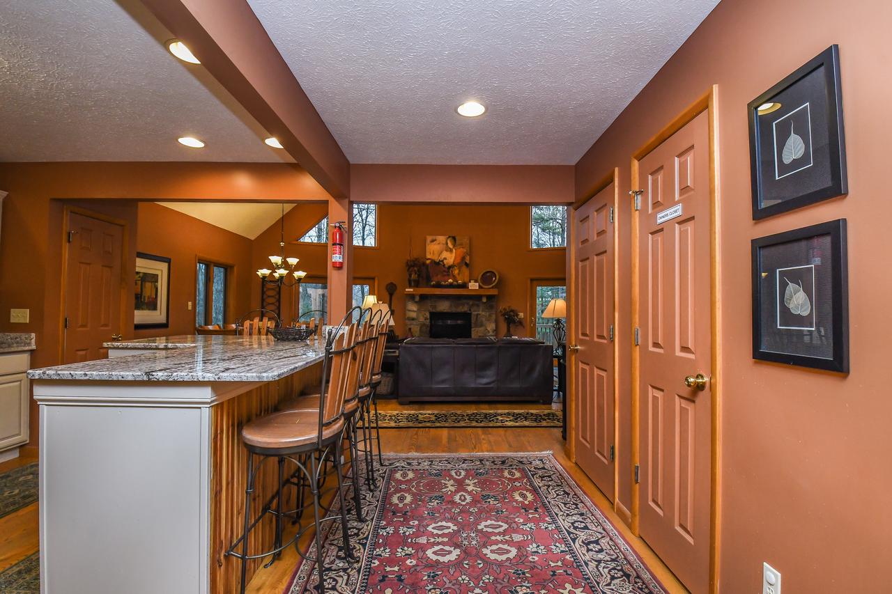 American Pride Five-Bedroom Holiday Home - thumb 14