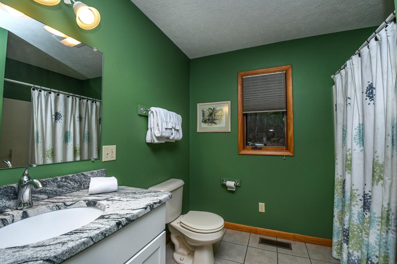 American Pride Five-Bedroom Holiday Home - thumb 17