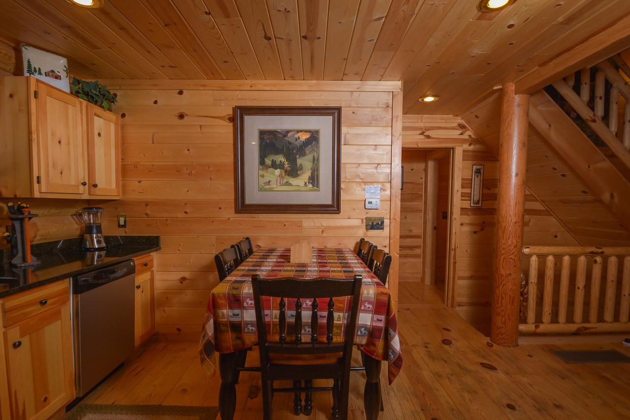 Grin Inn Bear It Three-Bedroom Holiday Home - thumb 10