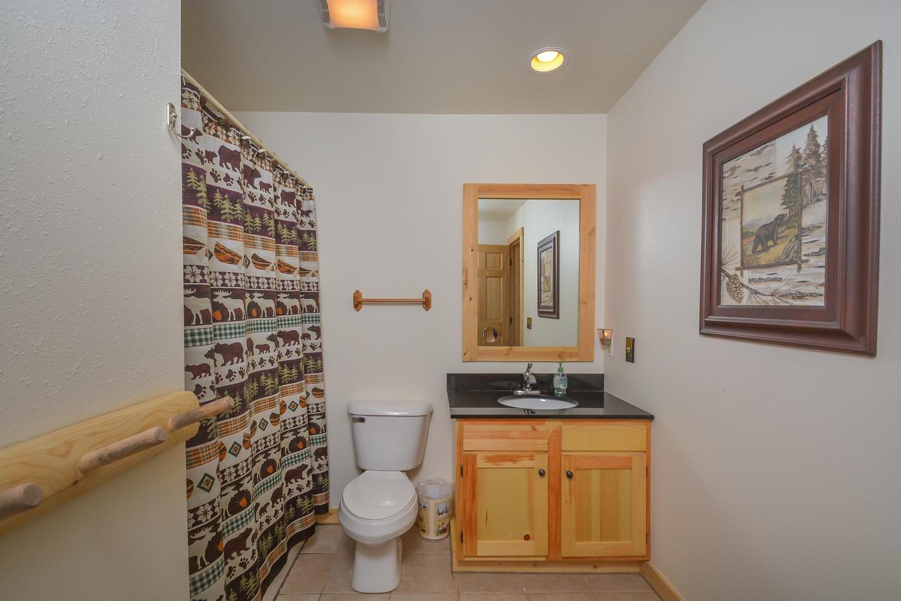 Grin Inn Bear It Three-Bedroom Holiday Home - thumb 20
