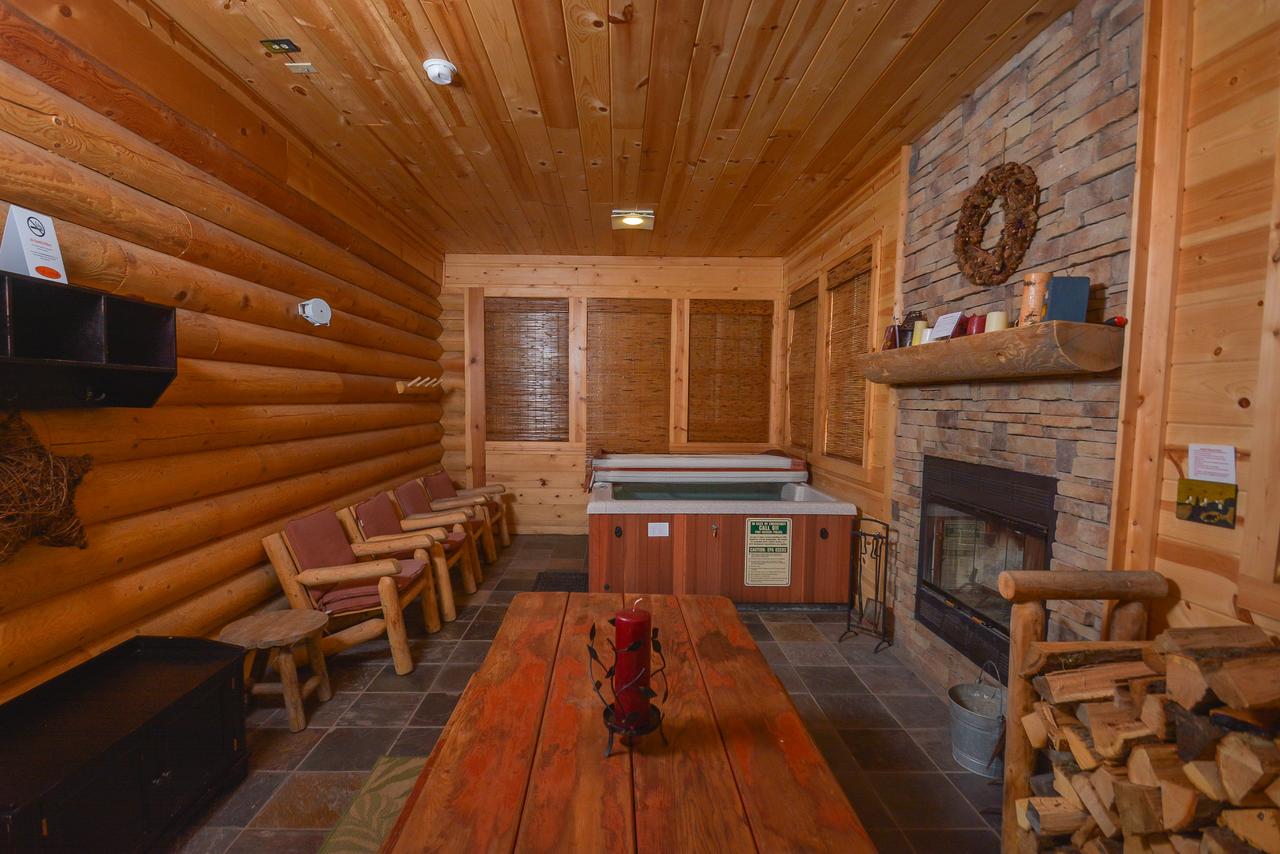Grin Inn Bear It Three-Bedroom Holiday Home - thumb 13