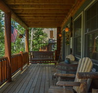 Grin Inn Bear It Three-Bedroom Holiday Home - Accommodation Florida