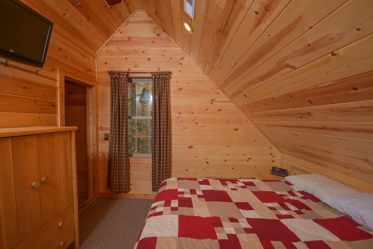 Grin Inn Bear It Three-Bedroom Holiday Home - thumb 22