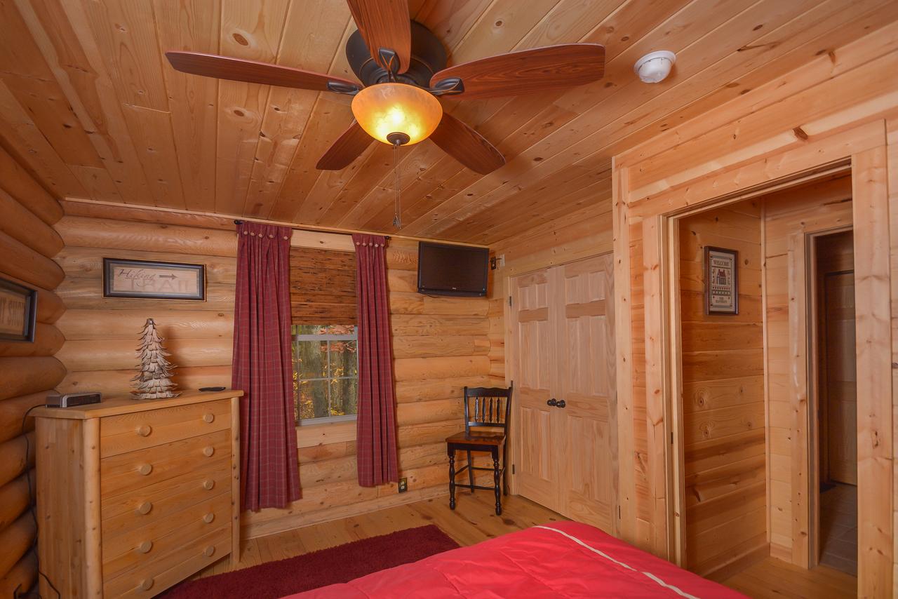 Grin Inn Bear It Three-Bedroom Holiday Home - thumb 1