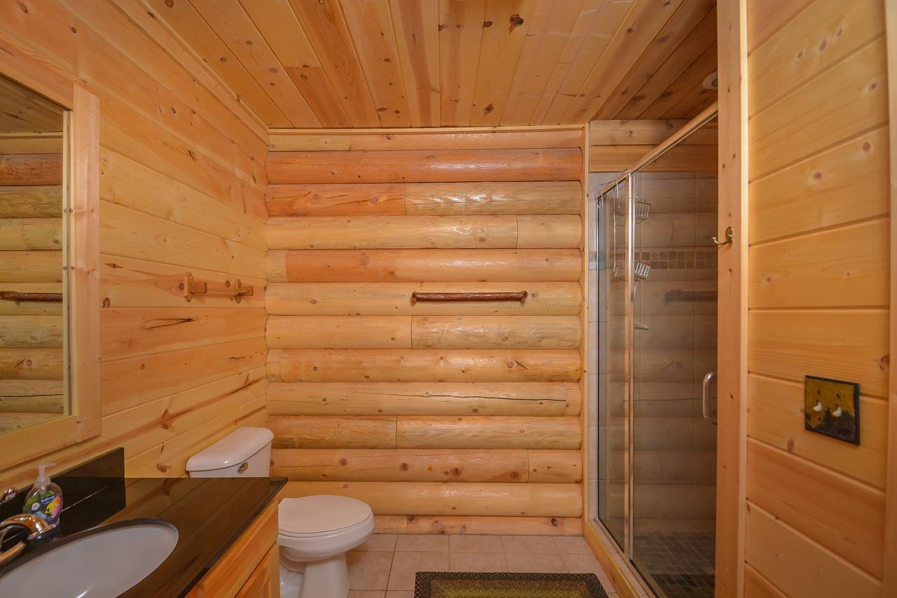 Grin Inn Bear It Three-Bedroom Holiday Home - thumb 12